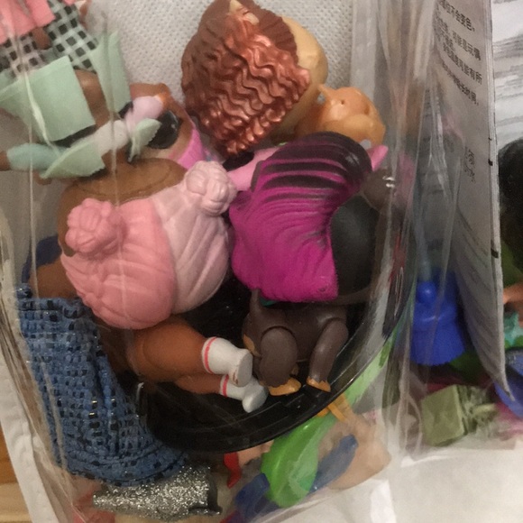 HUGE LOL OMG BUNDLE - Picture 5 of 12